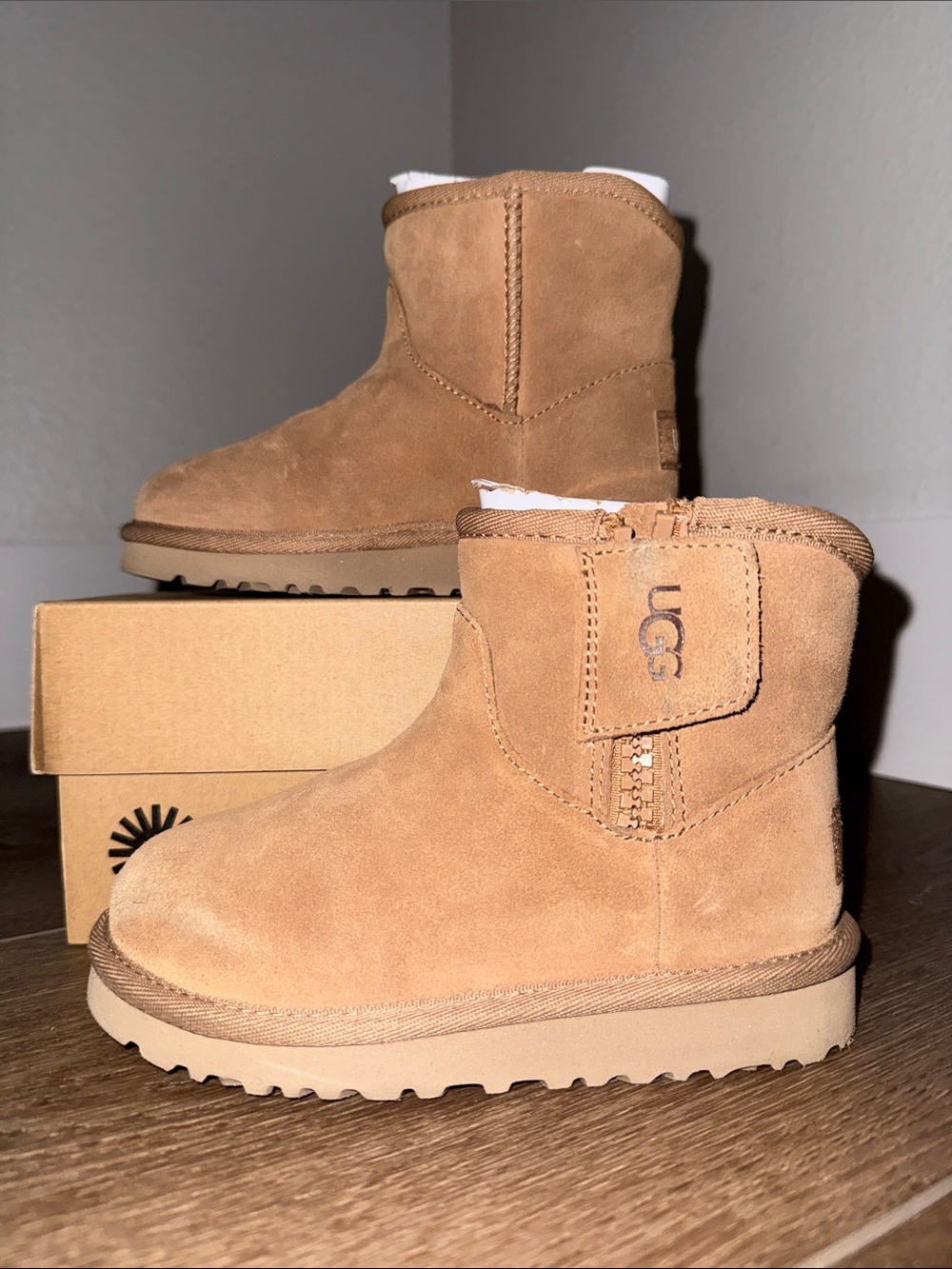 UGG Adri Classic Mini Boot Kids Toddler Girl Size 10 T - Picture 3 of 7